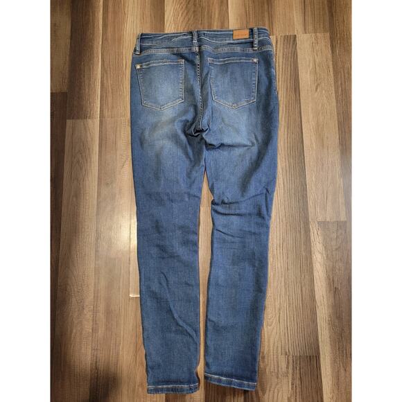 Judy Blue Women's Skinny Fit Medium Wash Distressed Denim Jean Size 9/29 - Picture 6 of 10